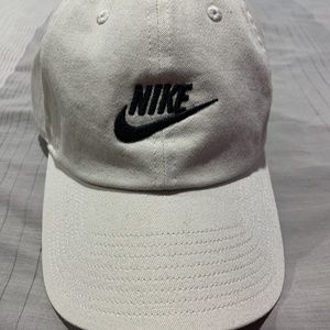 Nike Heritage86 Lite Bone Cap